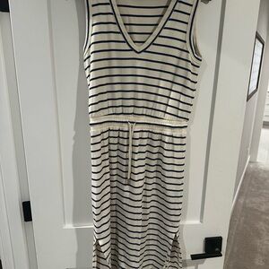 Evereve Blue and Cream Midi Dress